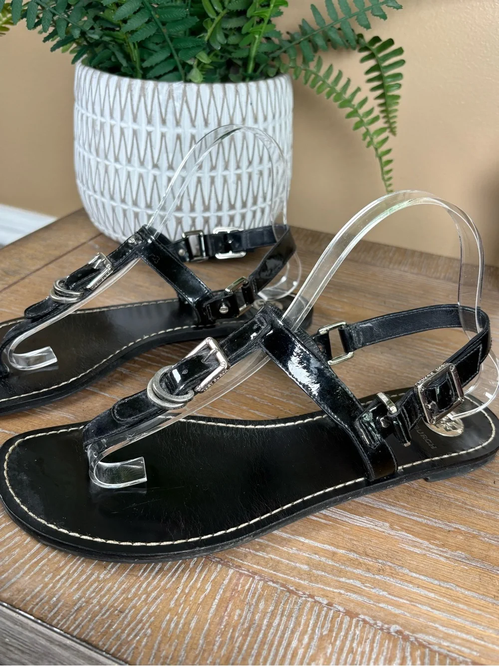 Tory Burch Black Patent Leather Strappy Buckle Thong Sandals, Size 9